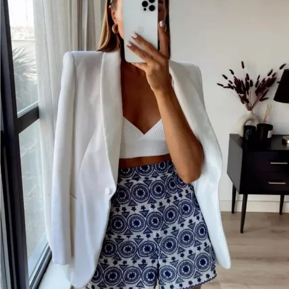 Zara White Blue Embroidered High Rise Scallop Hem Shorts Womens Size XL - Picture 5 of 5